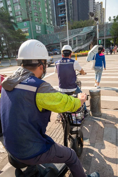 Shenzhen Guangdong China Mrt 2022 Overheid Inspecteurs Fietsen Straat Controleren — Stockfoto