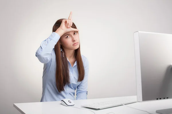 Ofiice worker is showing loser sign — Stock Photo, Image