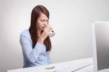 güzel kız baş ağrısı