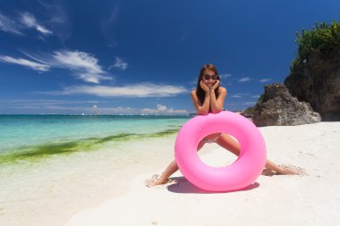 Sahilde güzel bir kız