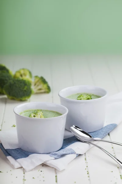 Sopa de brócoli fresca —  Fotos de Stock