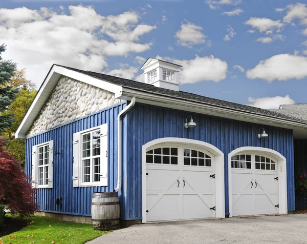 Garage voor twee wagens — Stockfoto