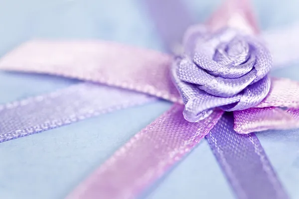 Gift ribbon on box — Stock Photo, Image