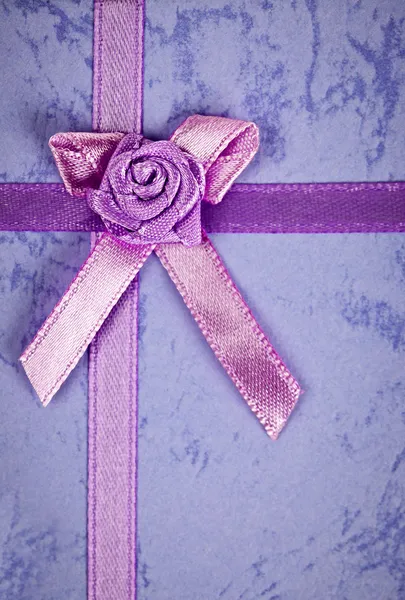 Gift ribbon on box — Stock Photo, Image