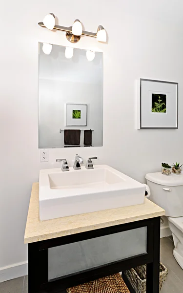Bathroom sink — Stock Photo, Image