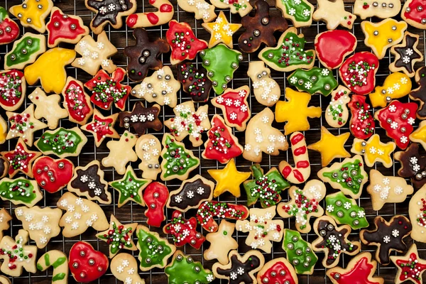 Zelfgemaakte kerstkoekjes — Stockfoto