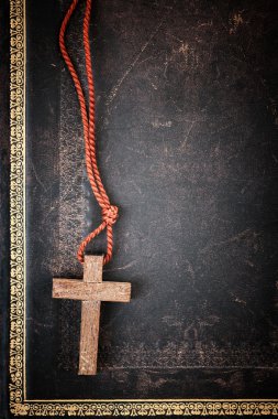 İncil Hristiyan çarmıhta