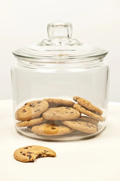 Chocolate chip cookies in jar — Stock Photo, Image