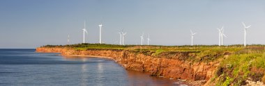 Atlantik kıyısındaki Rüzgar türbinleri