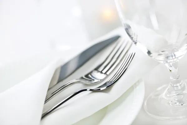 Configuração de mesa para refeições finas — Fotografia de Stock