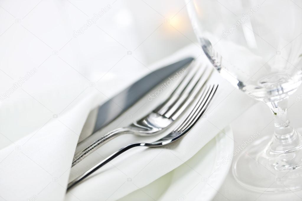 Table setting for fine dining