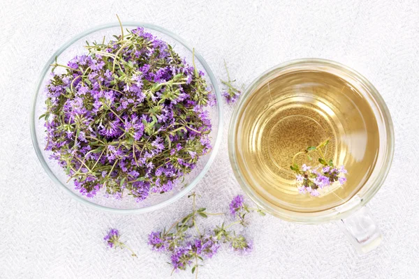 Fresh thyme tea — Stock Photo, Image