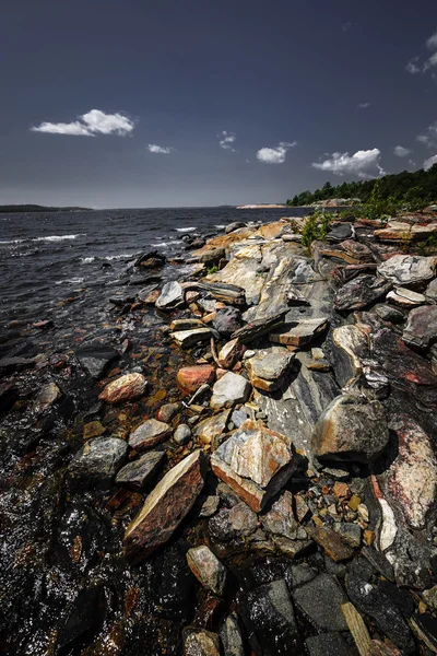 Skalnaté pobřeží georgian bay — Stock fotografie