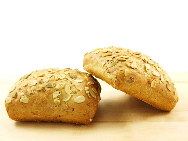 Brød med frø – stockfoto