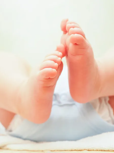 Baby boy diaper change — Stock Photo, Image