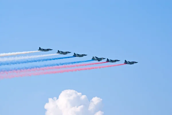 Su-25 aviões pintar bandeira russa — Fotografia de Stock