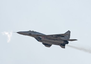 mig-29 savaş uçağı sulambek oskanov anısına adlı