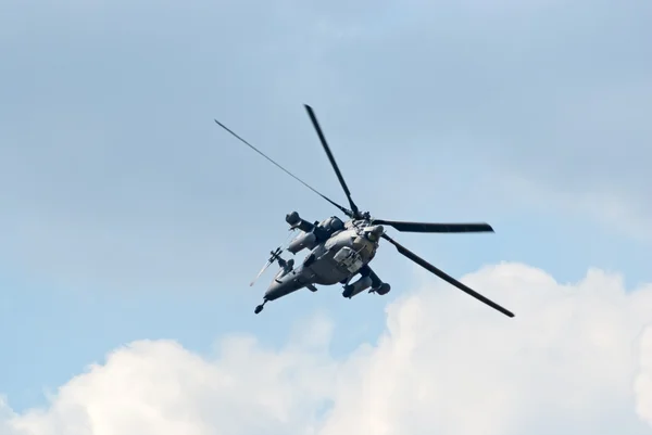 Mi-28n 直升机从 berkuty 显示团队 — 图库照片