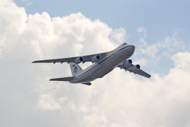 an-124 