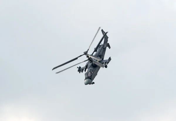 Ka-52 "saçmalık-b" saldırı helikopteri — Stok fotoğraf