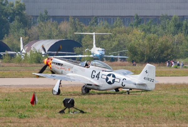 P-51 mustang gevechtsvliegtuig — Stockfoto