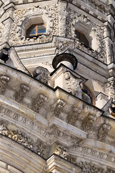 Dekorationer av znamensky kyrkan — Stockfoto