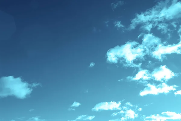 Céu Azul Azul Com Sol Brilhante Pequenas Nuvens — Fotografia de Stock