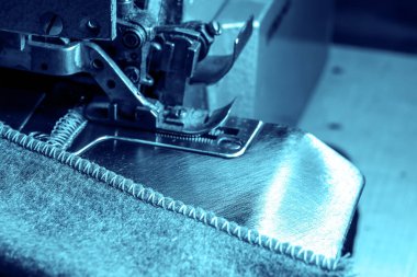 Kaliteli dikiş kapısına dikilmiş dikişler.