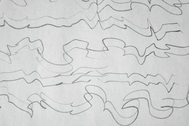 Beyaz kağıt üzerinde çift paralel siyah kalem çizgisi.                               