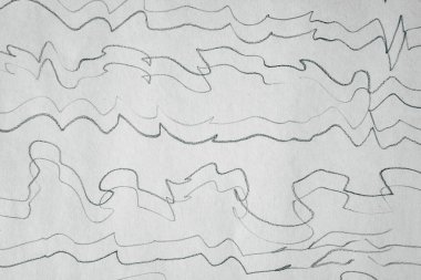 Beyaz kağıt üzerinde çift paralel siyah kalem çizgisi.                               