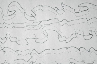 Beyaz kağıt üzerinde çift paralel siyah kalem çizgisi.                               