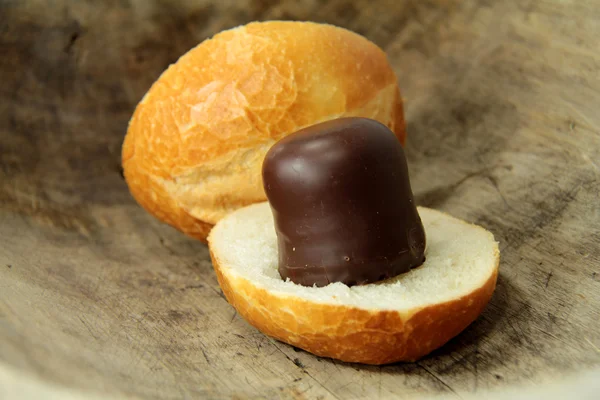 Sweet bread roll — Stock Photo, Image