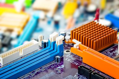 Bilgisayar anakart elektrik bileşenleri