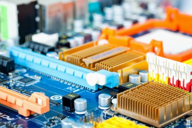 Bilgisayar anakart elektrik bileşenleri
