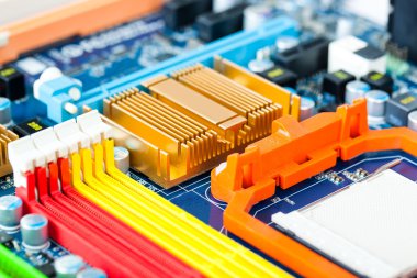 Bilgisayar anakart elektrik bileşenleri