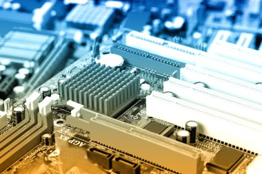 Bilgisayar anakart elektrik bileşenleri