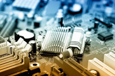 Bilgisayar anakart elektrik bileşenleri