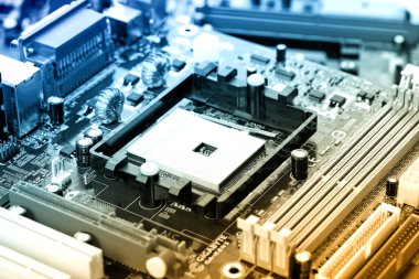 Bilgisayar anakart elektrik bileşenleri