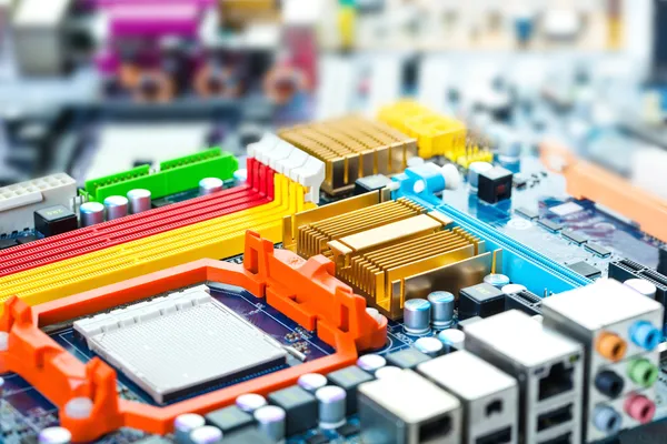 Computer moederbord elektrische componenten — Stockfoto