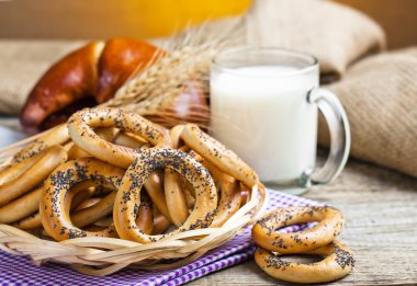bagels with a mug of milk