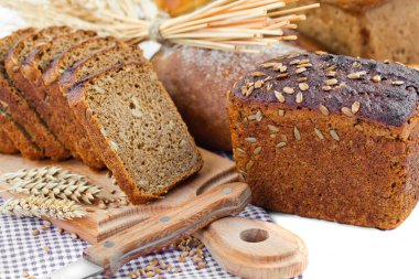 Çavdar ekmeği ve çavdar kulak