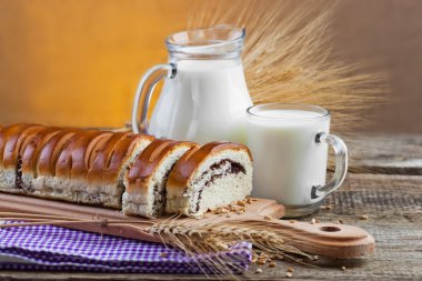 haşhaş tohumu ve süt ile pasta