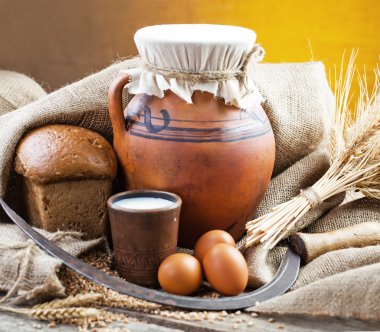 ekmek ve eski arka planda spikelets