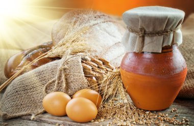 süt, yumurta, buğday ve ekmek