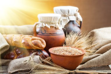 ekmek ve eski arka planda spikelets