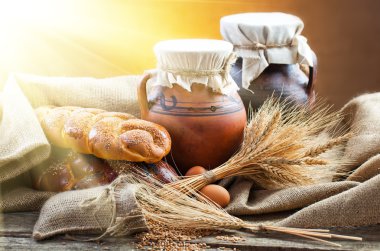 ekmek ve eski arka planda spikelets