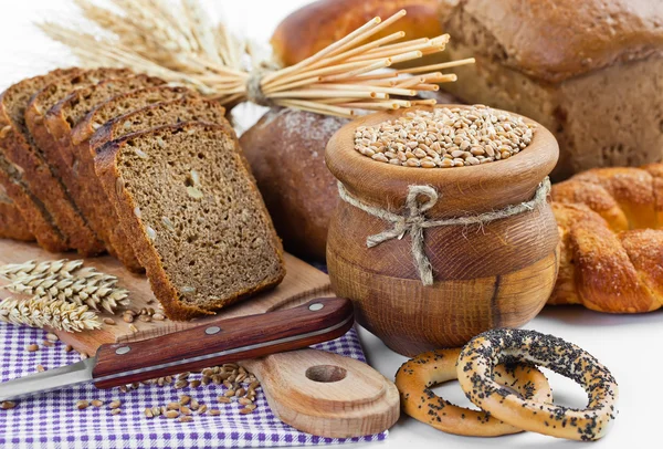 Çavdar ekmeği ve çavdar kulak