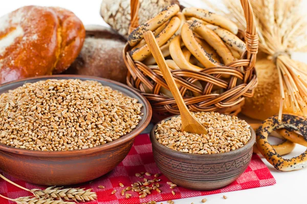 Bread and rye spikelets — Stock Photo, Image