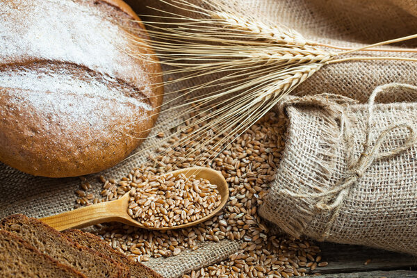 Bread and rye spikelets