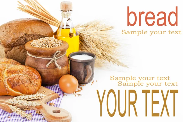 dilimlenmiş kahverengi ekmek